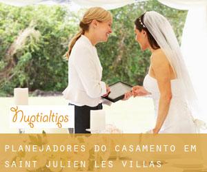 Planejadores do casamento em Saint-Julien-les-Villas