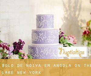Bolo de noiva em Angola-on-the-Lake (New York)
